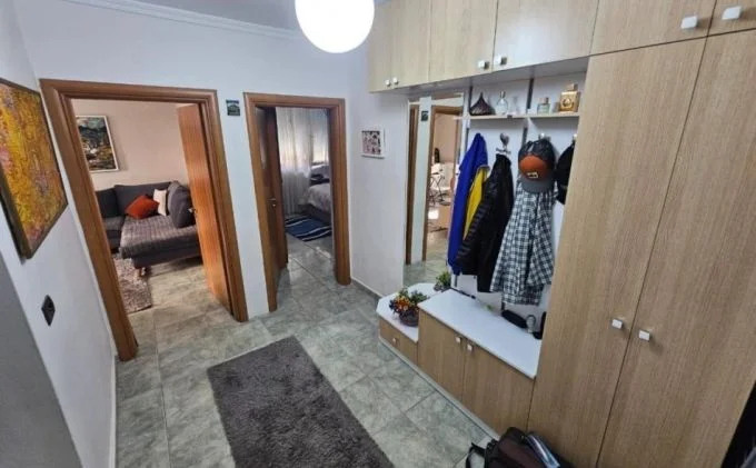 Tirane, jepet me qera apartament 1+1+Aneks Kati 2, 60 m² 500 € (tek Brryli , Comodita Home (Brryli).)
