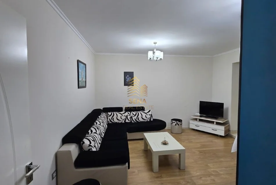 Tirane, jepet me qera apartament 1+1 Kati 3, 65 m² 550 € (Vasil Shanto)