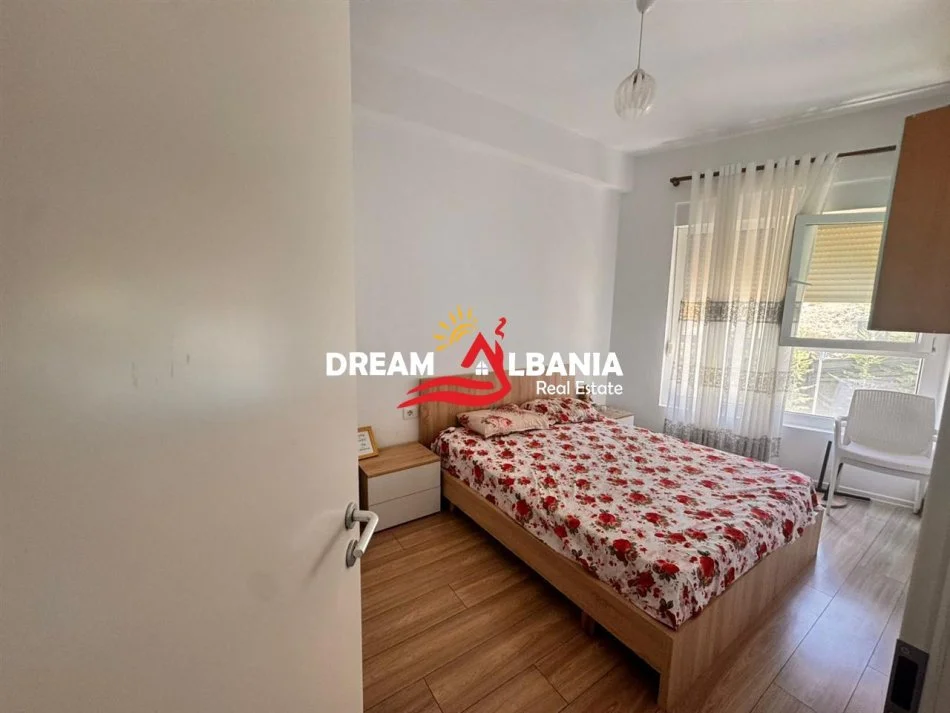 Tirane, jepet me qera apartament 2+1 Kati 2, 75 m² 500 € (Ali Dem)