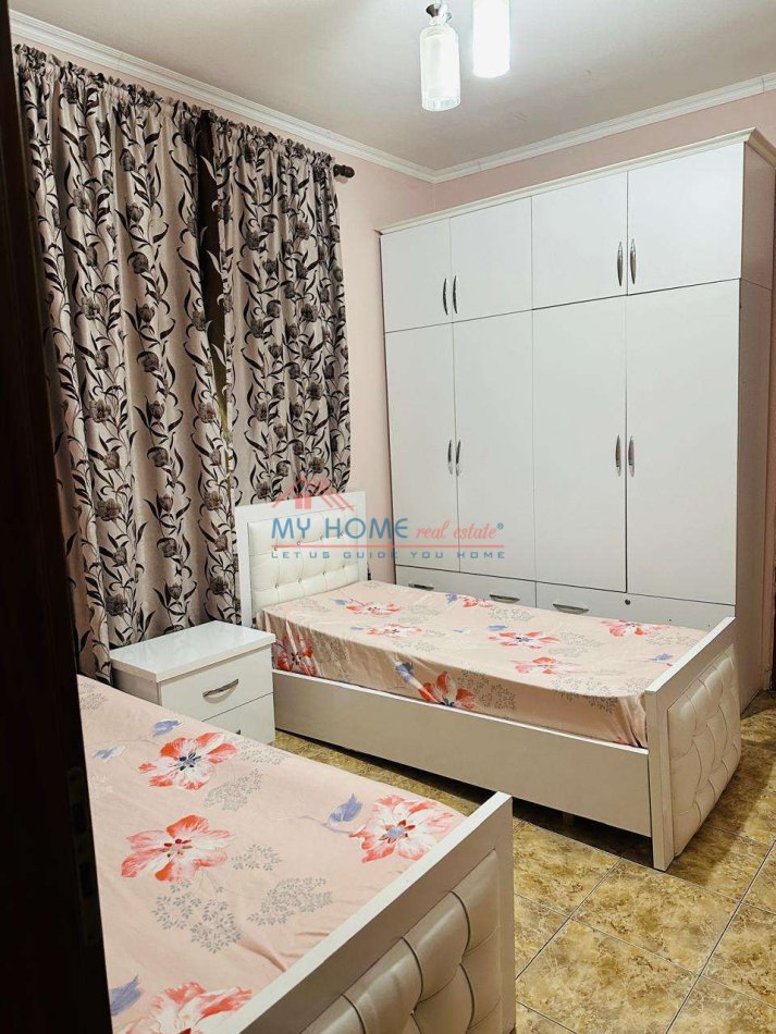Tirane, jepet me qera apartament 2+1+Ballkon , 80 m² 600 € (21 Dhjetori)
