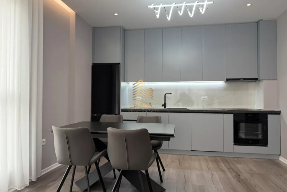 Tirane, jepet me qera apartament 2+1+Ballkon Kati 8, 103 m² 900 € (Don Bosko, Kompleksi Trio Tower)