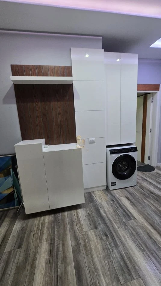 Tirane, jepet me qera apartament 2+1+Ballkon Kati 2, 115 m² 650 € (Sauk)