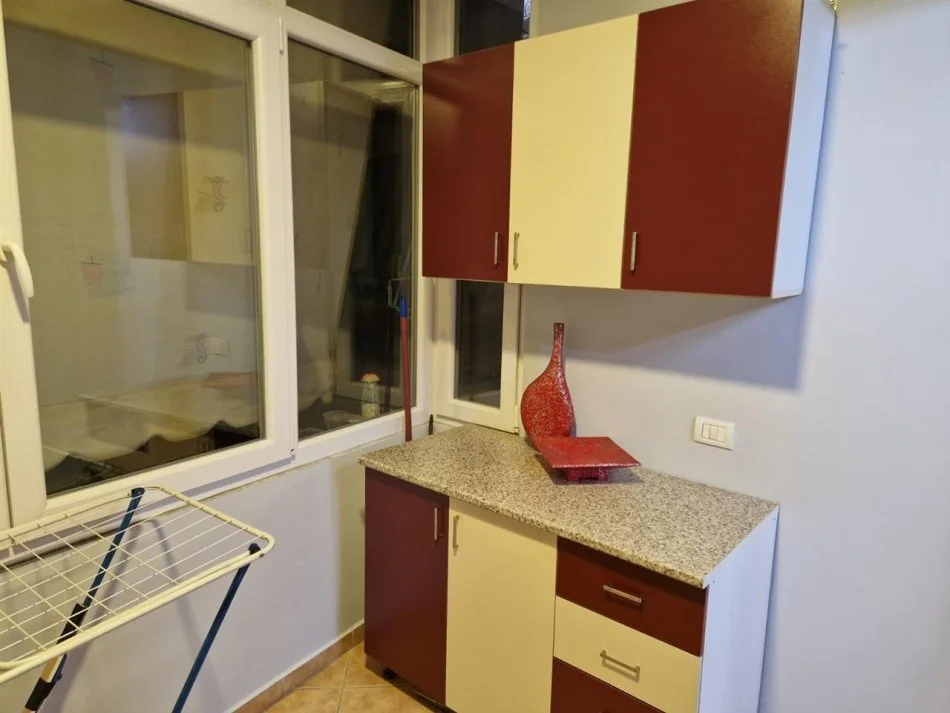 Tirane, jepet me qera apartament 3+1+Aneks+Ballkon Kati 5, 105 m² 800 € (zogu zi)