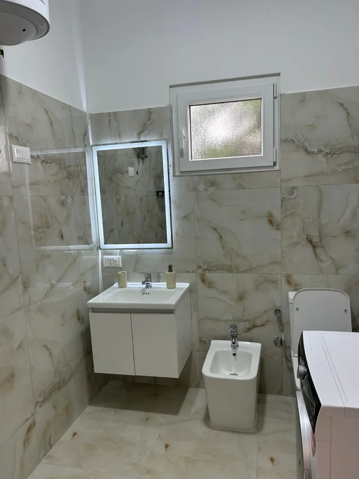 Me Qira Apartament 100%i ri - Hera e  Parë me qira 📍 Ali demi- Shkolla Kushtrimi i lirisë | Kati i 4të (pa ashensor) - 40.000 lekë / Muaj