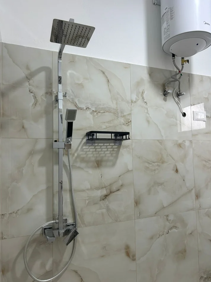 Me Qira Apartament 100%i ri - Hera e  Parë me qira 📍 Ali demi- Shkolla Kushtrimi i lirisë | Kati i 4të (pa ashensor) - 40.000 lekë / Muaj