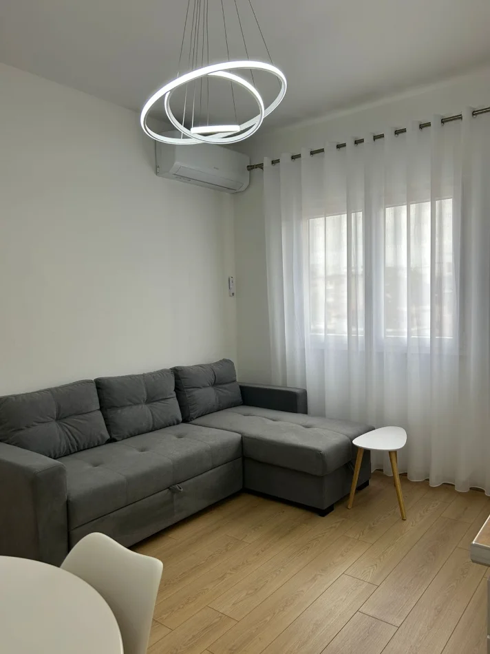 Me Qira Apartament 100%i ri - Hera e  Parë me qira 📍 Ali demi- Shkolla Kushtrimi i lirisë | Kati i 4të (pa ashensor) - 40.000 lekë / Muaj