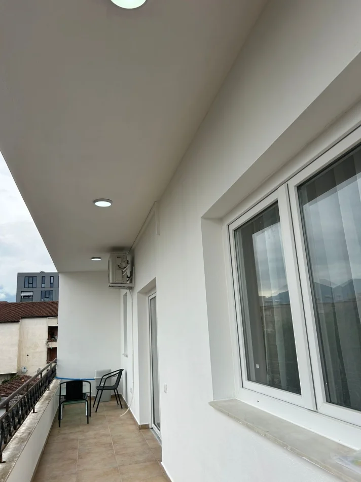 Me Qira Apartament 100%i ri - Hera e  Parë me qira 📍 Ali demi- Shkolla Kushtrimi i lirisë | Kati i 4të ( pa ashensorë) 45.000 lekë / Muaj