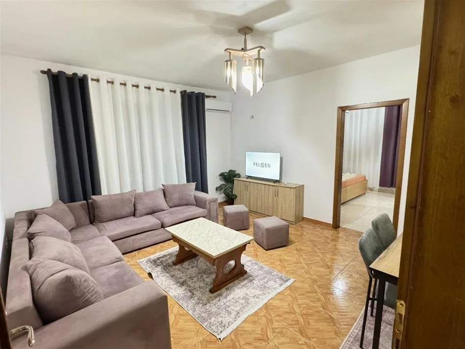Tirane, jepet me qera apartament 3+1+Ballkon Kati 2, 100 m² 500 € (rruga Teodor Keko)
