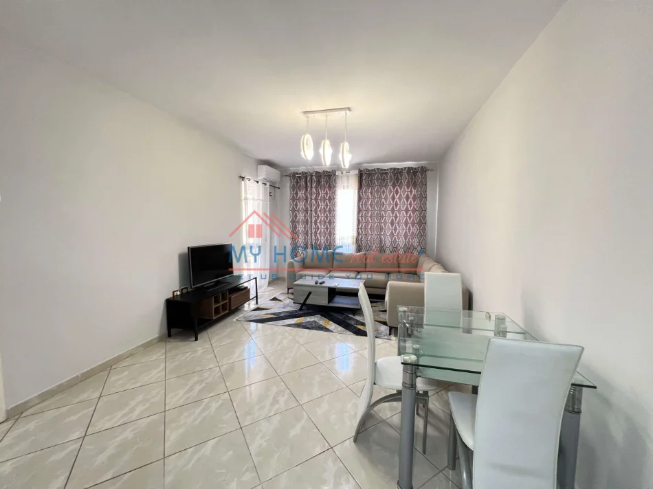 Tirane, jepet me qera apartament 1+1+Ballkon Kati 4, 70 m² 450 € (Astir)