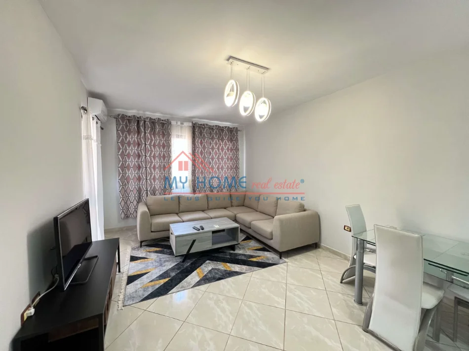 Tirane, jepet me qera apartament 1+1+Ballkon Kati 4, 70 m² 450 € (Astir)