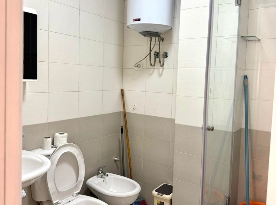 *Hera e Pare me Qera✨️: 2+1📍Bulevardi i Ri(Rr.Jordan Misja) - 700€ - S.90m² - Cilesi Premium dhe Mobilim Modern🔥 *