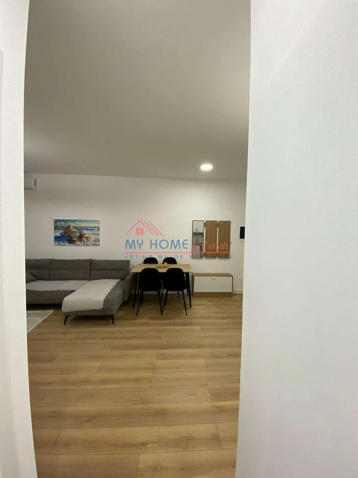Tirane, jepet me qera apartament 1+1+Ballkon Kati 2, 60 m² 600 € (Don Bosko)