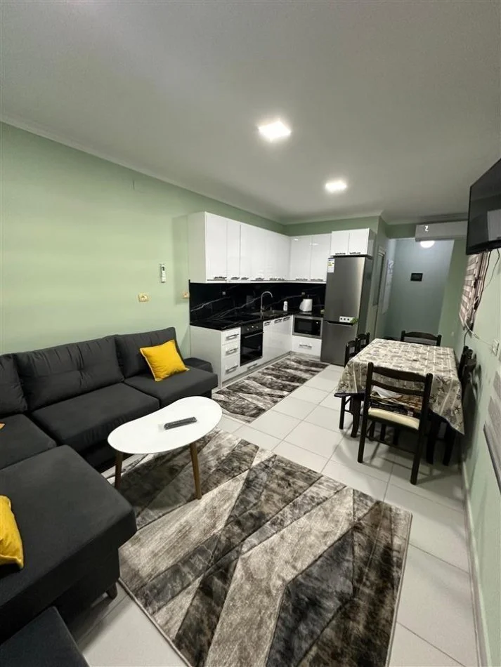 Tirane, jepet me qera apartament 1+1 Kati 5, 50 m² 450 € (rruga Don Bosko)