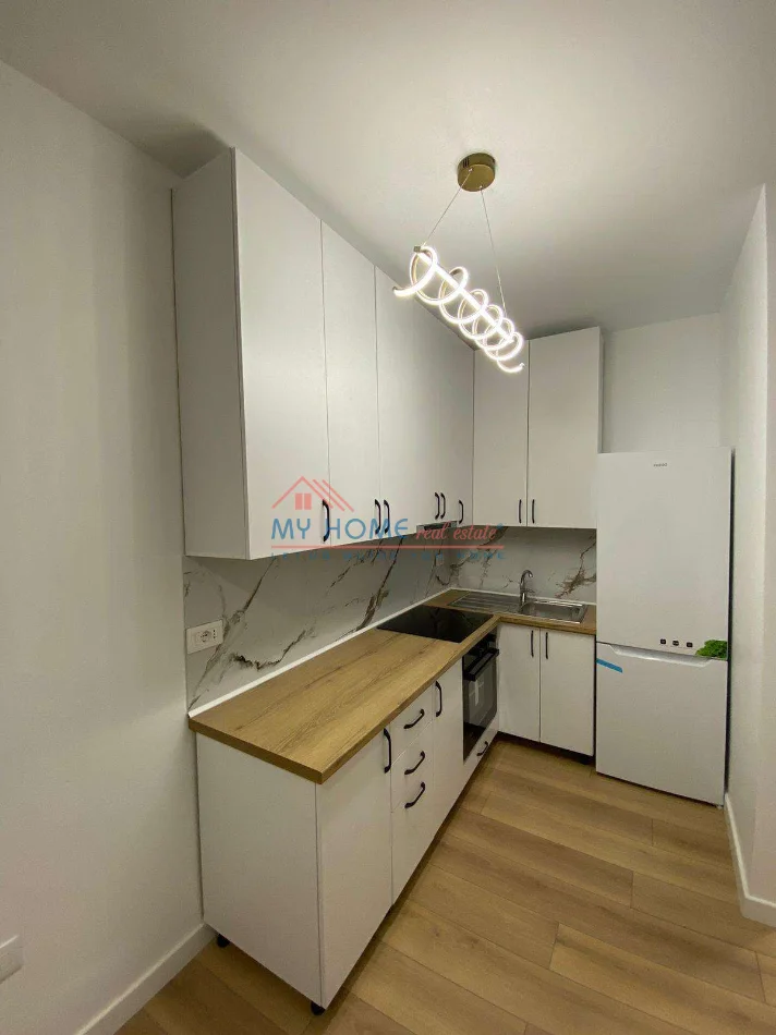 Tirane, jepet me qera apartament 1+1+Ballkon Kati 2, 60 m² 600 € (Don Bosko)