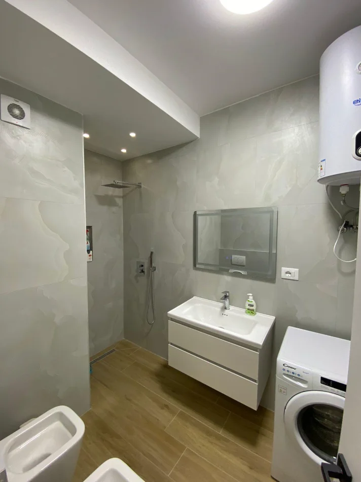 Tirane, jepet me qera apartament 1+1 Kati 2, 50 m² 600 € (Don Bosko)