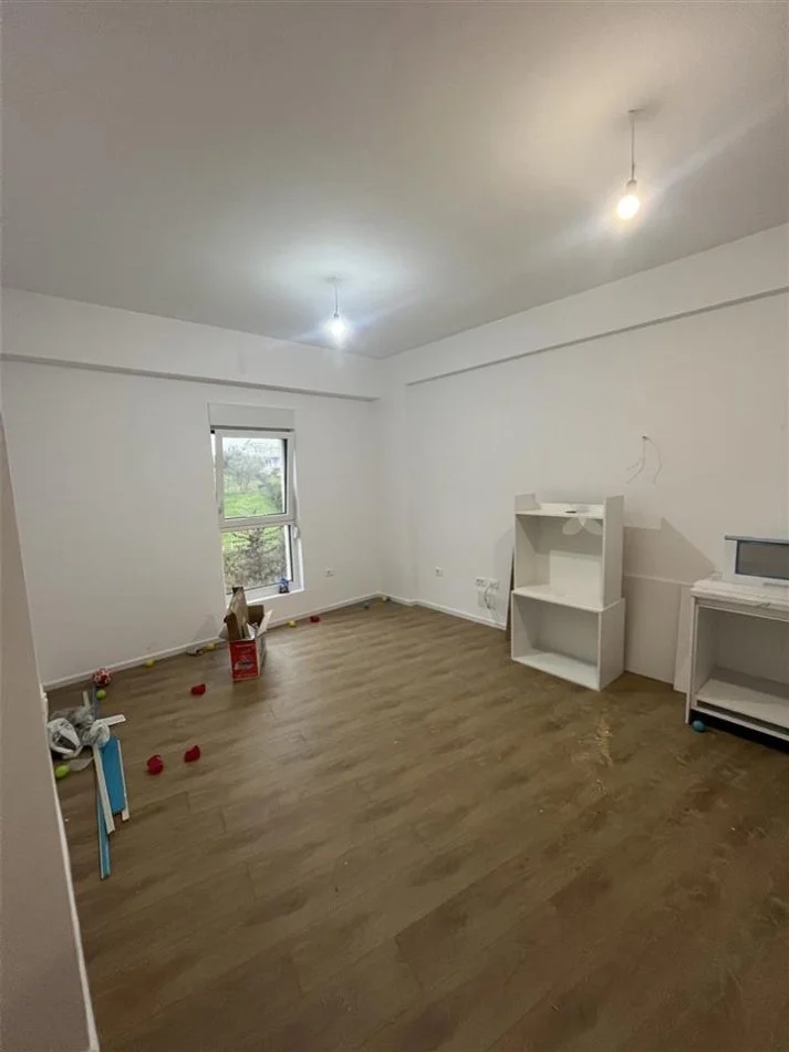 Tirane, jepet me qera apartament 2+1+Ballkon Kati 7, 80 m² 380 € (Ali DEm)