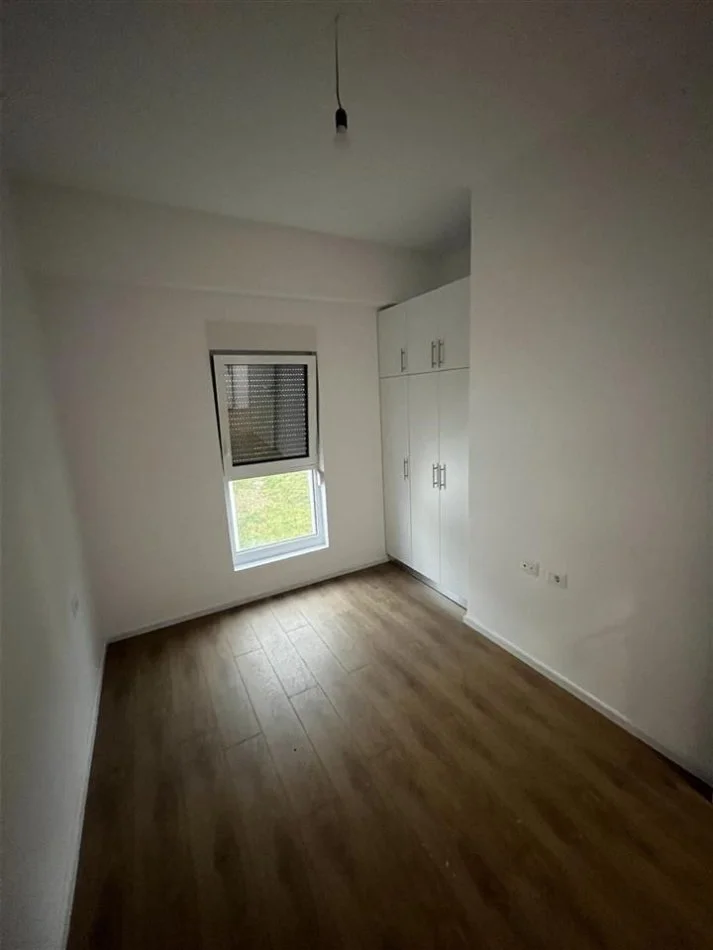 Tirane, jepet me qera apartament 2+1+Ballkon Kati 7, 80 m² 380 € (Ali DEm)