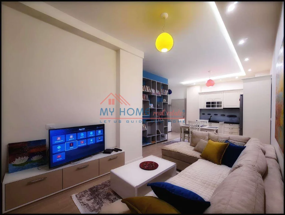 Tirane, jepet me qera apartament 1+1+Ballkon Kati 7, 60 m² 700 € (Komuna e Parisit)