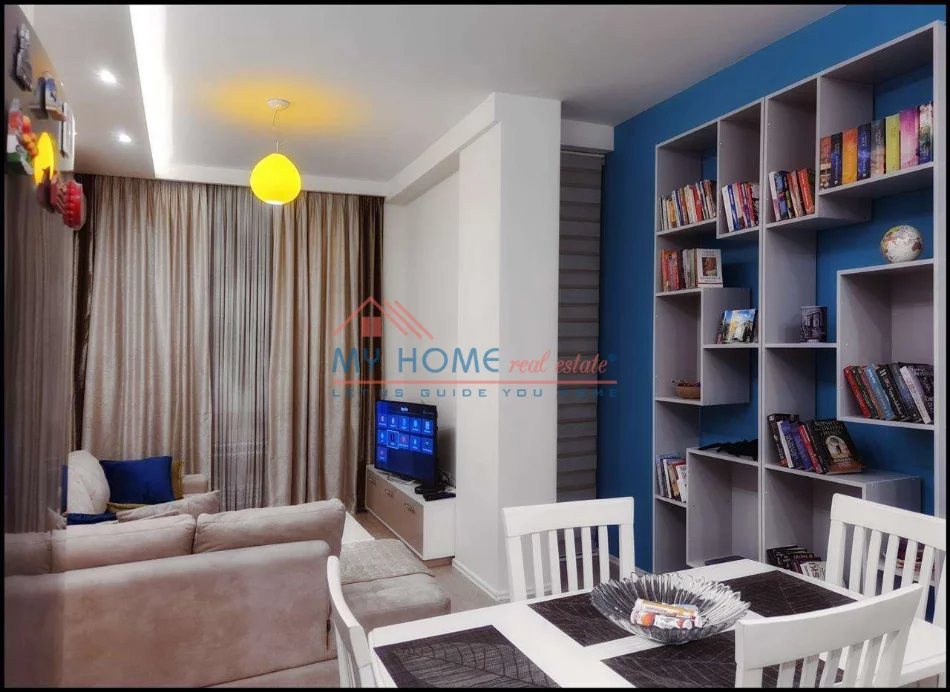 Tirane, jepet me qera apartament 1+1+Ballkon Kati 7, 60 m² 700 € (Komuna e Parisit)