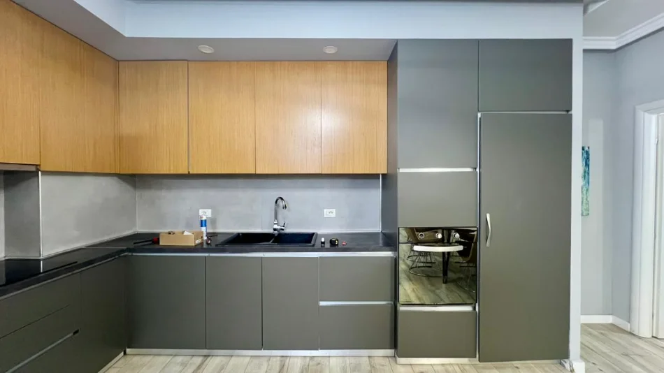 Jepet me Qera: 2+1+2Ballkone 📍Kopshti Botanik (Prane Xhamise) - 58,000 Leke/Muaj - Kati.1 - Sp.110m² || I investuar ne Detaje️