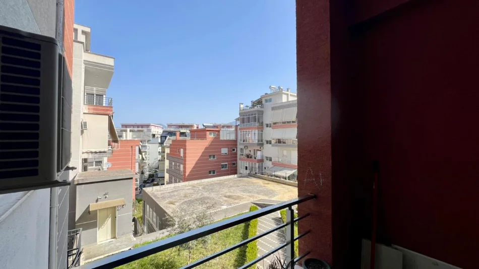 Jepet me Qera: 2+1+2Ballkone 📍Kopshti Botanik (Prane Xhamise) - 58,000 Leke/Muaj - Kati.1 - Sp.110m² || I investuar ne Detaje️