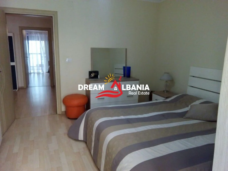 Tirane, jepet me qera apartament 2+1 , 112 m² 800 €