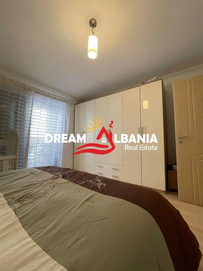 Tirane, jepet me qera apartament 2+1 , 112 m² 800 €
