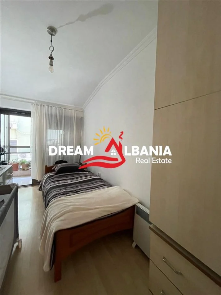 Tirane, jepet me qera apartament 2+1 , 112 m² 800 €