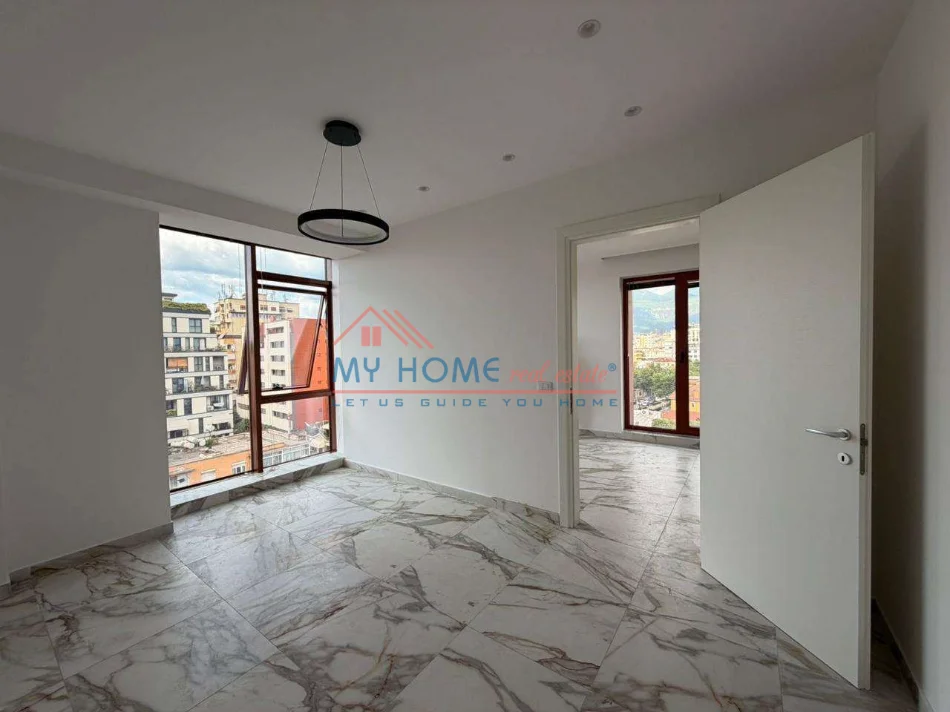 Tirane, jepet me qera ambjent biznesi Kati 7, 70 m² 1.050 € (Rruga e kavajes)