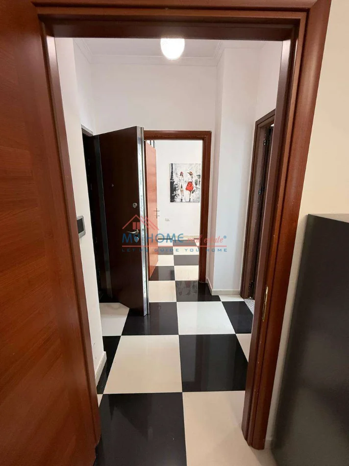 Tirane, jepet me qera apartament 1+1+Ballkon Kati 2, 70 m² 600 € (Rruga Xhanfize Keko)