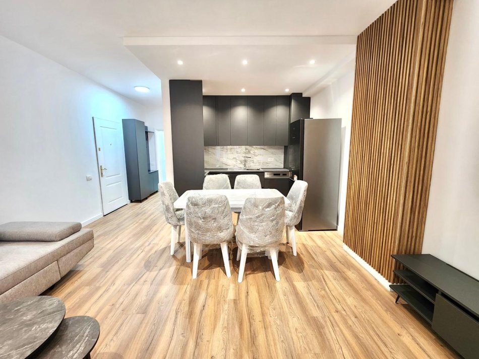 Apartament Premium 3+1+2wc në Qendër – Pazari i Ri- Spar | 140 m² | Hera e Parë me Qira ( Akoma në cese Mobilimi) 1200 Euro/Muaj🔥 (Qira)