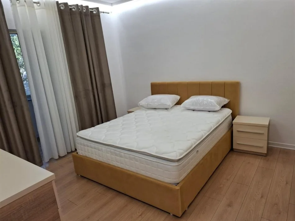 Tirane, jepet me qera apartament 1+1 Kati 3, 60 m² 550 € (RRUGA FERIT XHAJKO)