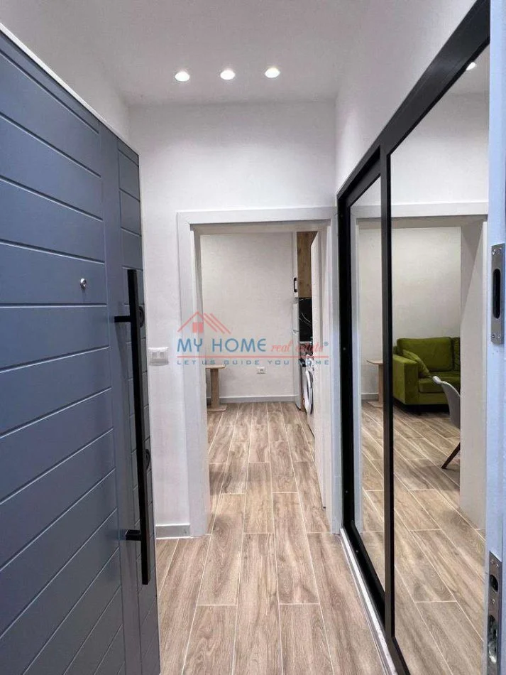 Tirane, jepet me qera apartament 1+1+Ballkon Kati 5, 60 m² 620 € (Stadiumi Dinamo)