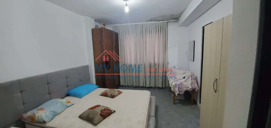 Tirane, jepet me qera apartament 1+1+Ballkon Kati 5, 50 m² 400 € (Bulevardi Bajram Curri)