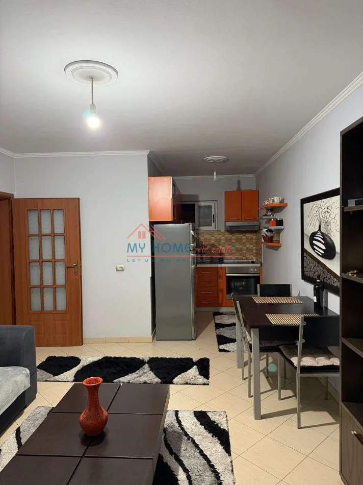 Tirane, jepet me qera apartament 1+1+Ballkon Kati 6, 47 m² 450 € (Brryli)