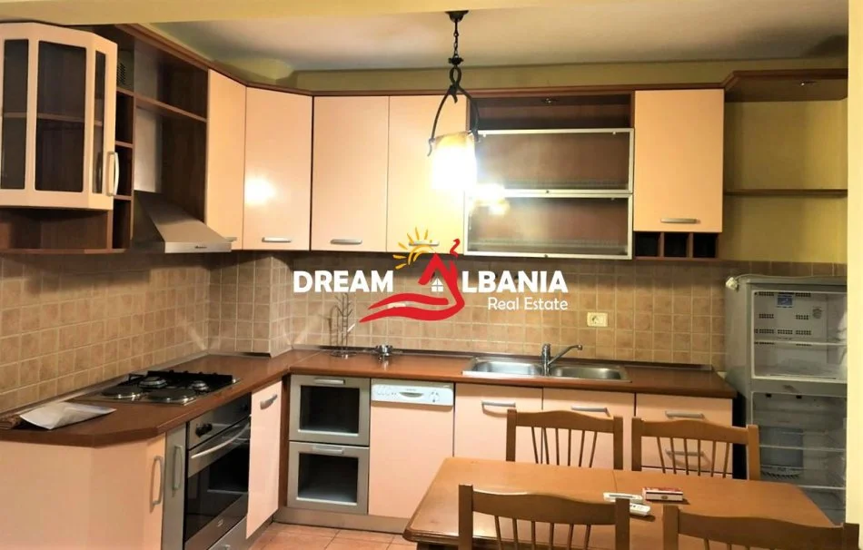 Tirane, jepet me qera apartament 1+1 Kati 6, 75 m² 550 € (Në Rrugën e Kavajës pranë Ish-Parkut të Autobusëve)
