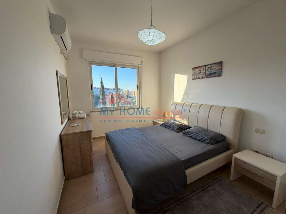 Tirane, jepet me qera apartament 1+1+Ballkon Kati 4, 63 m² 700 € (Kopeshti Botanik)