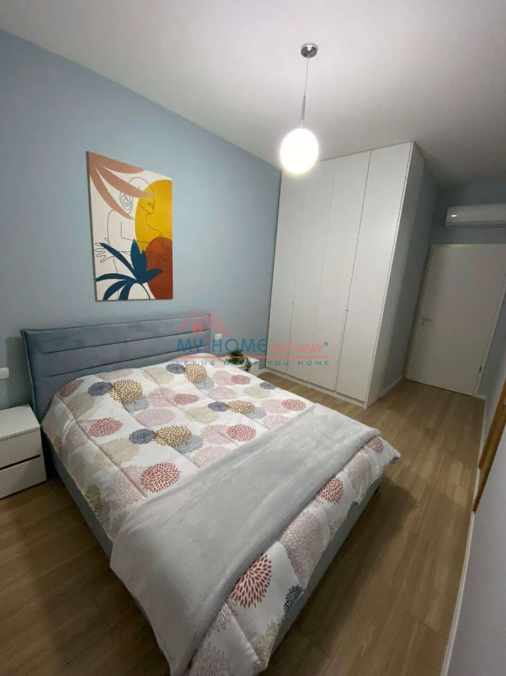 Tirane, jepet me qera apartament 1+1+Ballkon Kati 3, 73 m² 600 € (Rruga Peti)