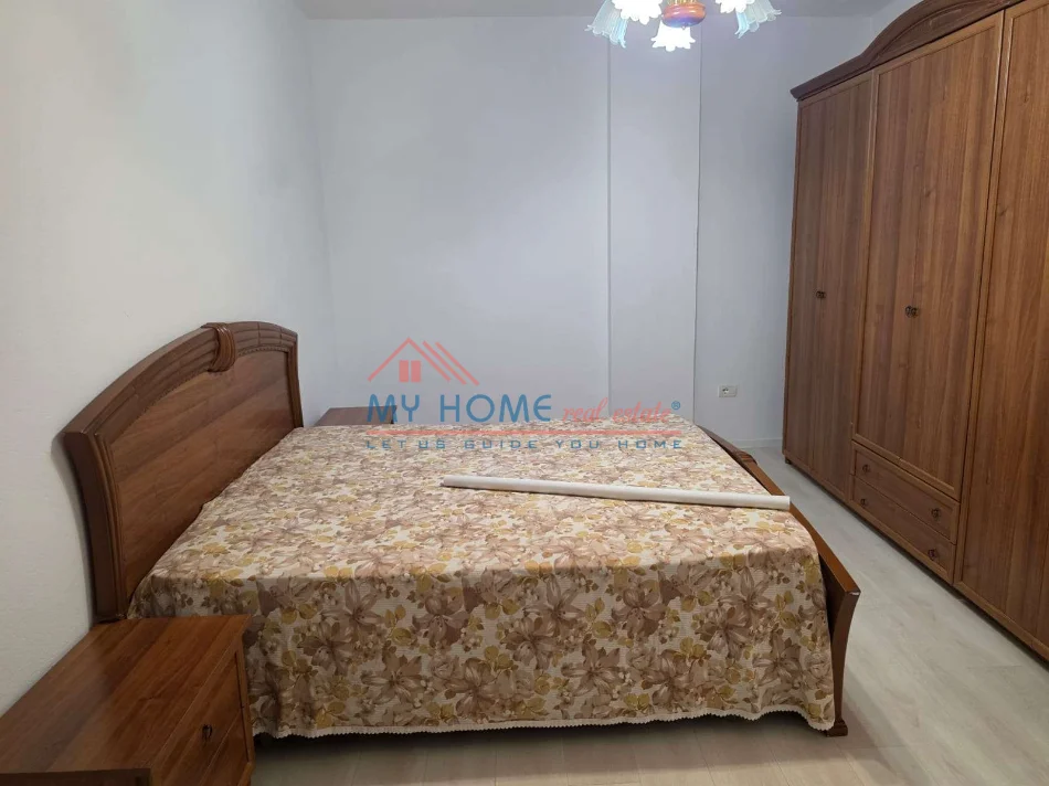 Tirane, jepet me qera apartament 2+1+Ballkon Kati 5, 98 m² 700 € (Rruga e Kavajes)