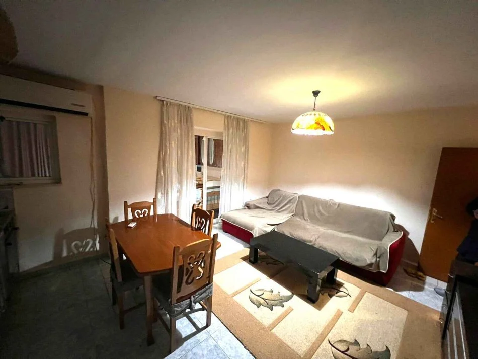 Tirane, jepet me qera apartament 1+1 Kati 3, 60 m² 385 € (Pazari i RI, Tirane)