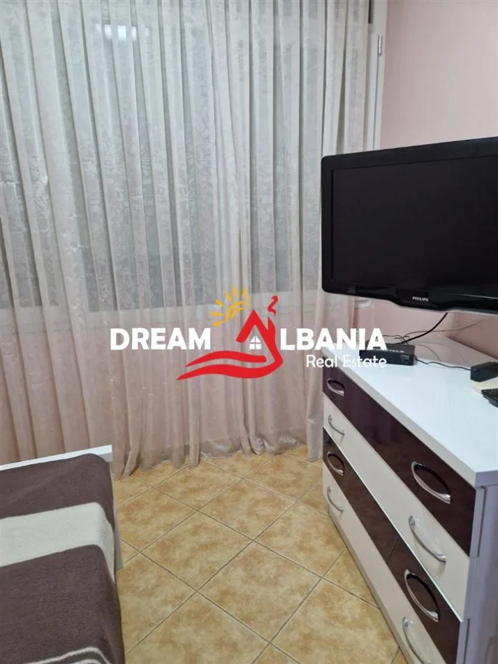 Tirane, jepet me qera apartament 3+1 , 110 m² 800 € (Zogu i Zi)