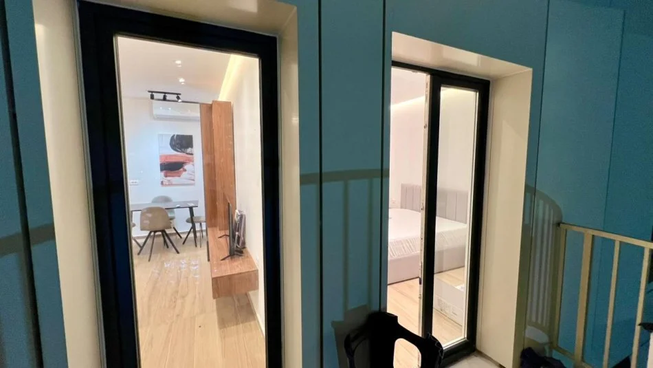 Me Qera : 1+1📍Zogu i Zi (Prane Ring Center) - 75.000 Lek - S.70m² - Pllt.V 2025 || I Pabanuar me Parë & Arreduar me Arkitekt✨️