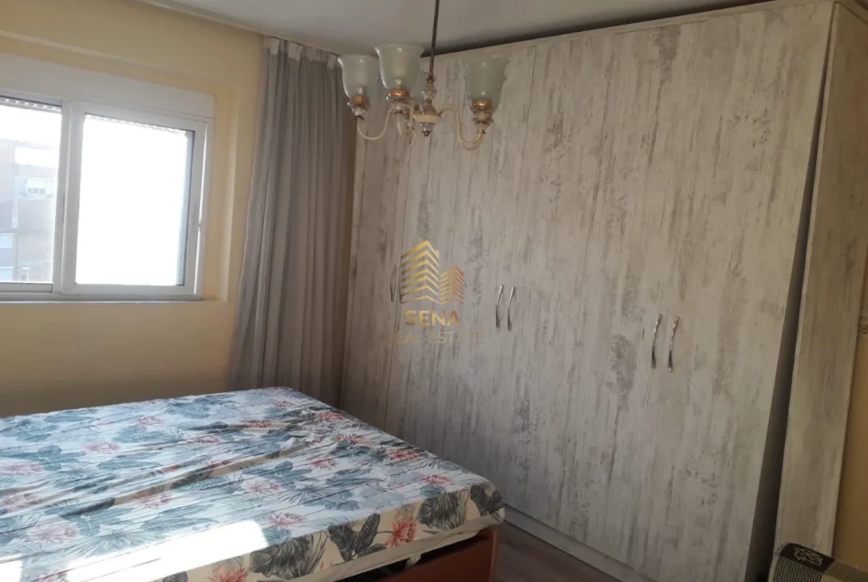 Tirane, jepet me qera apartament 2+1+Ballkon Kati 4, 80 m² 470 € (Zogu i Zi)