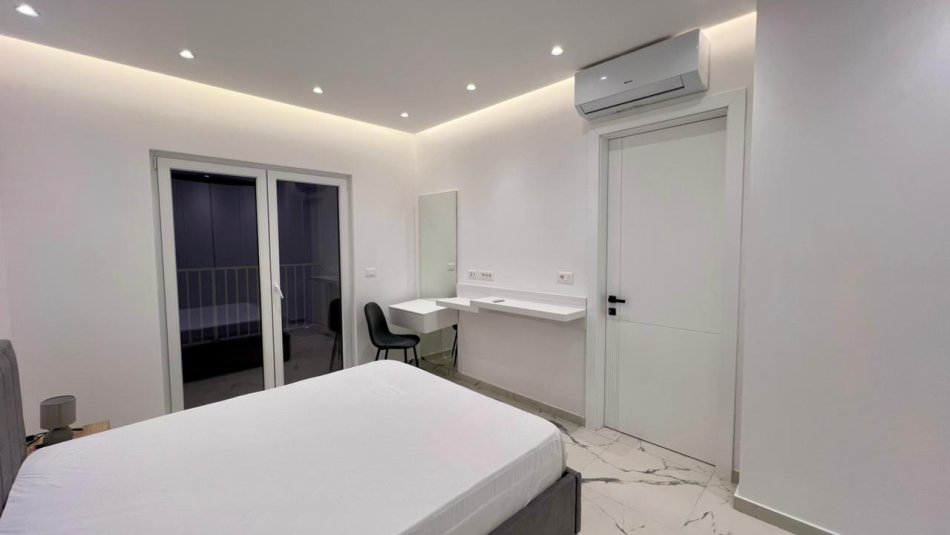 Me Qera : 1+1📍Zogu i Zi (Prane Ring Center) - 73.000 Lek - S.70m² - Pllt.V 2025 || I Pabanuar me Parë & Arreduar me Arkitekt✨️