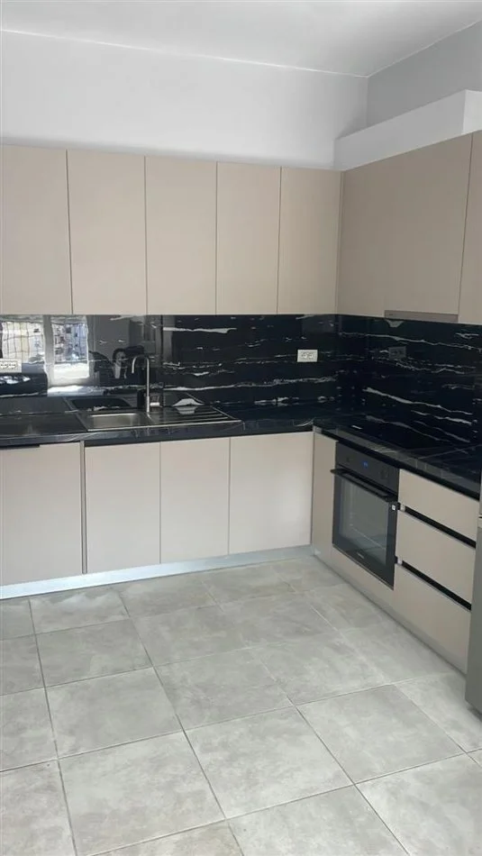 Tirane, jepet me qera apartament 2+1 Kati 7, 80 m² 700 € (MATERNITETI RI)