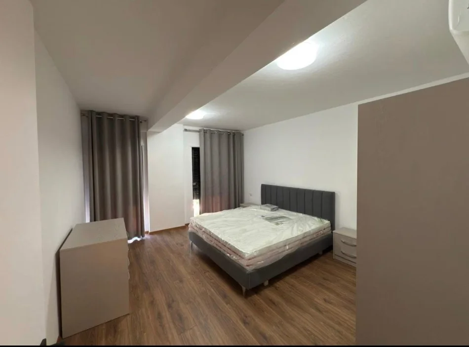 Tirane, shitet apartament 2+1+Ballkon Kati 2, 85 m² (Kodra e Diellit)