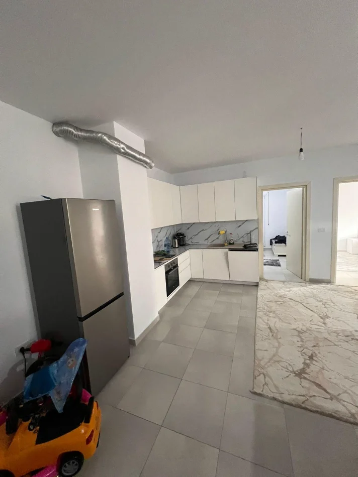 Tirane, jepet me qera apartament 2+1+Ballkon Kati 2, 110 m² 650 € (FUSHA ALI DEMIT)