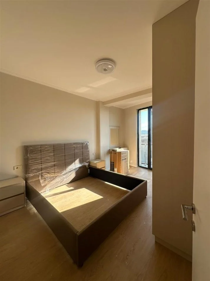 Tirane, jepet me qera apartament 2+1 Kati 5, 95 m² 1.000 € (MINE PEZA)