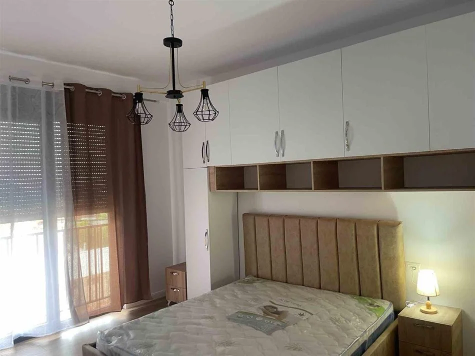 Tirane, jepet me qera apartament 1+1+PARKIM Kati 3, 67 m² 450 € (SELITE PRANE AKU-SE)