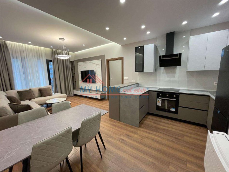 Tirane, jepet me qera apartament 2+1+Ballkon Kati 9, 111 m² 880 € (Rruga e Dibres)